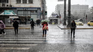 Καιρός: Ανεμοστρόβιλος στην Κέρκυρα–Στο κόκκινο η κακοκαιρία