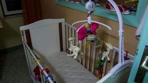 βρεφικό κρεβάτι
