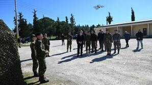 Δένδιας drones