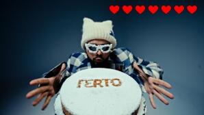 Ο Akylas Χτυπά Κόκκινο Με Το Official Music Video Tου Ferto