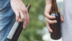 Απαγόρευση Καπνικών & Αλκοόλ Σε Ανηλίκους: Πώς Θα Ελέγχεται