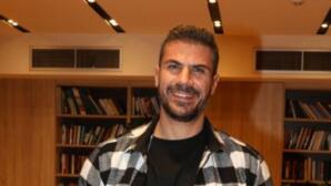 Άκης Πετρετζίκης