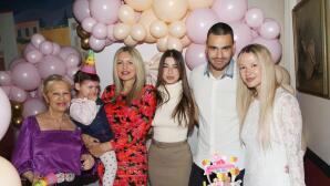 Η Τάρια Μπούρα στα γενέθλια του γιου της Δημήτρη