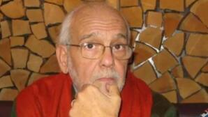 Θάνος Οικονομόπουλος