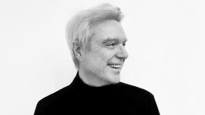 Ο David Byrne έρχεται τον Ιούνιο στην Αθήνα