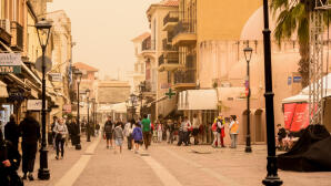 Καιρός: Ζέστη, Αφρικανική Σκόνη Και Συννεφιά