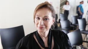 Κομνηνού: «Αξίζει να διηγηθώ τη ζωή μου- Με τα ταξίδια νιώθω μια πληρότητα»