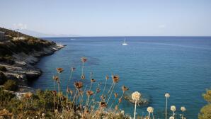 Απάτητες παραλίες: Σε ποιες 251 δεν επιτρέπονται ξαπλώστρες και καντίνες