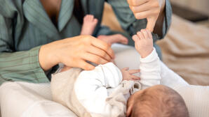 Νταντάδες Της γειτονιάς: Ποιοι Δικαιούνται Ως 500 Ευρώ