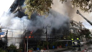 Μεγάλη Φωτιά Σε Κατάστημα Στο Ίλιον Δίπλα Σε Πολυκατοικία