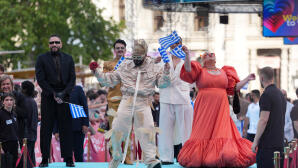 Εurovision 2026:  H Eμφάνιση Του Akyla Στο Τιρκουάζ Χαλί
