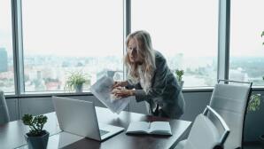 Girl Boss Υπερκόπωση