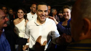 Μπέττυ Μπαζιάνα: Στο Πλευρό Του Αλέξη Τσίπρα Στο Θησείο