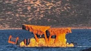 Κουφονήσια: Πλωτή Καντίνα Στην Ιταλίδα