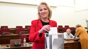 Ρένα Δούρου: Εξελέγη Πρόεδρος Της ΚΟ ΣΥΡΙΖΑ