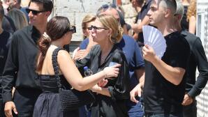 Γιος Καριέρε: Είχες Υποσχεθεί Ότι Θα Κακομάθεις Τα Εγγόνια