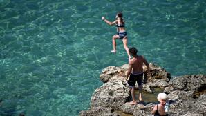 Χαλκιδική: Παραλίγο Πνιγμός 12χρονης - Συνελήφθη Ο Πατέρας