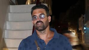 Αλεξάνδρου: Φωτογραφίζει τον γιο του στα καταπράσινα νερά