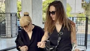 Κηδεία Λάκη Χαλκιά: Συντετριμμένη Η Σύζυγός Του