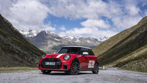 Το MINI 1965 Victory Edition τιμά την ιστορική νίκη στο Ράλι Μόντε Κάρλο