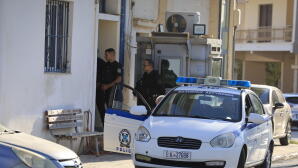 Μάνδρα: Διασωληνωμένος ο 31χρονος που πυροβολήθηκε στο ΑΤ