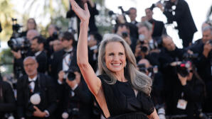 Η Andie Macdowell Δηλώνει ευτυχισμένη Γιαγιά