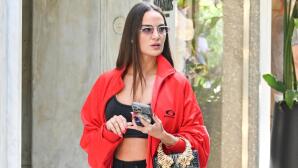 Ελληνίδου: Βόλτα Με casual look και τσάντα 4.000 Ευρώ