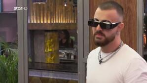 First Dates: «Είμαι πατουσάκιας!» - Η Αδυναμία Του Rjay