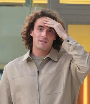 Στέφανος Τσιτσιπάς: Μπλεξίματα Για Τον Έλληνα Τενίστα