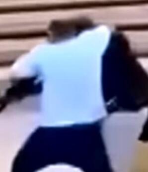 Επίθεση Σίδνεϊ: Ο Ήρωας Μανάβης Που Αφόπλισε Τον Δράστη