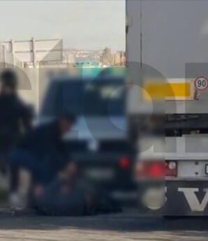 Λυκόβρυση Βίντεο: Ξύλο Μεταξύ Οδηγών Για Την Προτεραιότητα