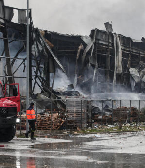Έκρηξη στη Βιολάντα: Έρευνα για άδειες, πυρασφάλεια
