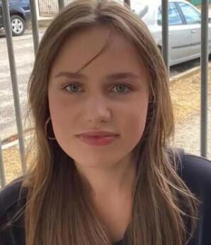 Eξαφάνιση Λόρας: «Στο check in έδειξε χαρτί με την υπογραφή της μαμάς της»