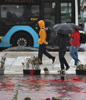Καιρός Τσικνοπέμπτη: Δύο φάσεις κακοκαιρίας
