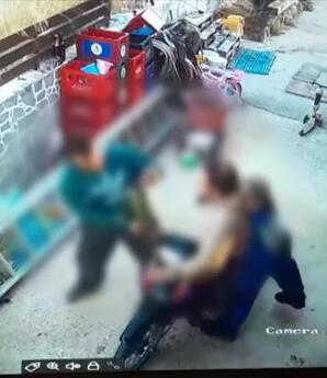 Λέρος: Βίντεο Με Την Επίθεση Πατέρα Στον Γιο Στο Συνεργείο