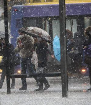 Καιρός: Επιστρέφει Ο Χειμώνας Με Βροχές Και Χιόνια