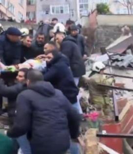 Κωνσταντινούπολη: Κατέρρευσαν Δύο Κτίρια Με Εγκλωβισμένους