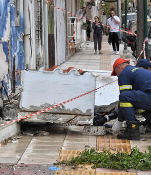 Κόρινθος: 2,5 Τόνων Το Μπαλκόνι Που Σκότωσε Τη 43χρονη