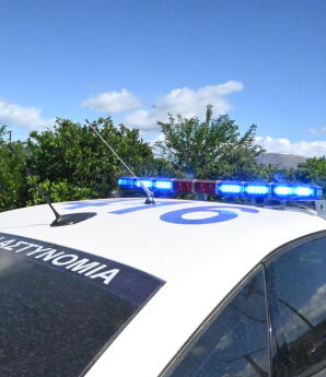 Σαλαμίνα: Περιπολικό Παρέσυρε 12χρονη Έξω Από Σχολείο