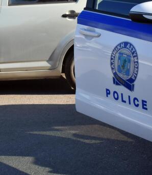 Θεσσαλονίκη: Πετούσε βαζάκια με εύφλεκτο υλικό στο σπίτι της πρώην του!