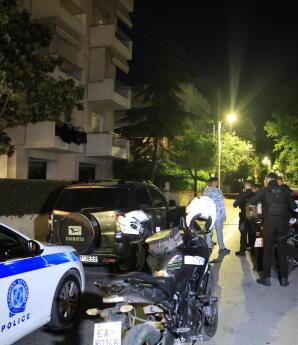 Χολαργός: Πυροβόλησε Τη Σύζυγό Του Και Αυτοκτόνησε
