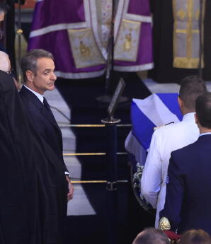 Κηδεία Νίκου Ταγαρά: Ποιοι Πολιτικοί Έδωσαν Το Παρόν