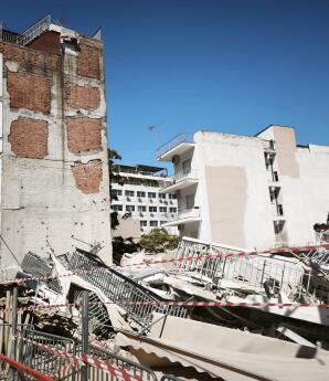Πετράλωνα: Νεκρός Ο Σκύλος Που Παγιδεύτηκε Στην Πολυκατοικία