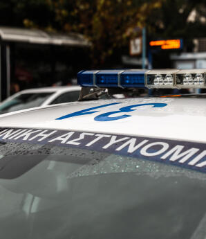 Συνελήφθη Σύζυγος Παρουσιάστριας Για Ενδοοικογενειακή Βία