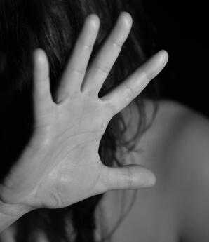Πύργος: Άγριος Ξυλοδαρμός 36χρονης Και Του Πατέρα Της