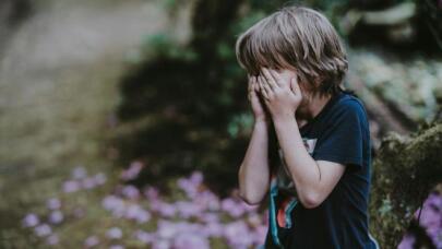 Θεσσαλονίκη: Γυναίκα Βίαζε Τον Γιο Της Οικιακής Βοηθού Της