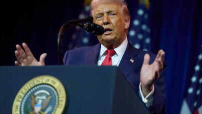 Tραμπ: Δίνει Λεφτά Σε Γροιλανδούς Για Να Γίνουν Αμερικάνοι