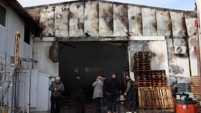 Φωτιά Σε Αποθήκη Εργοστασίου Στο Κορωπί