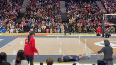 Η Viral Βουτιά Ιάπωνα Βολεϊμπολίστα Για Να Ζητήσει Συγγνώμη