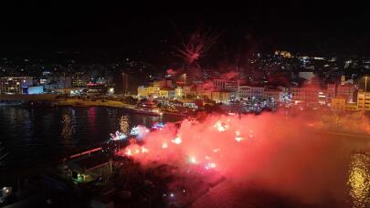 Πατρινό Καρναβάλι: Εντυπωσιακή τελετή λήξης & καύση του βασιλιά Καρνάβαλου